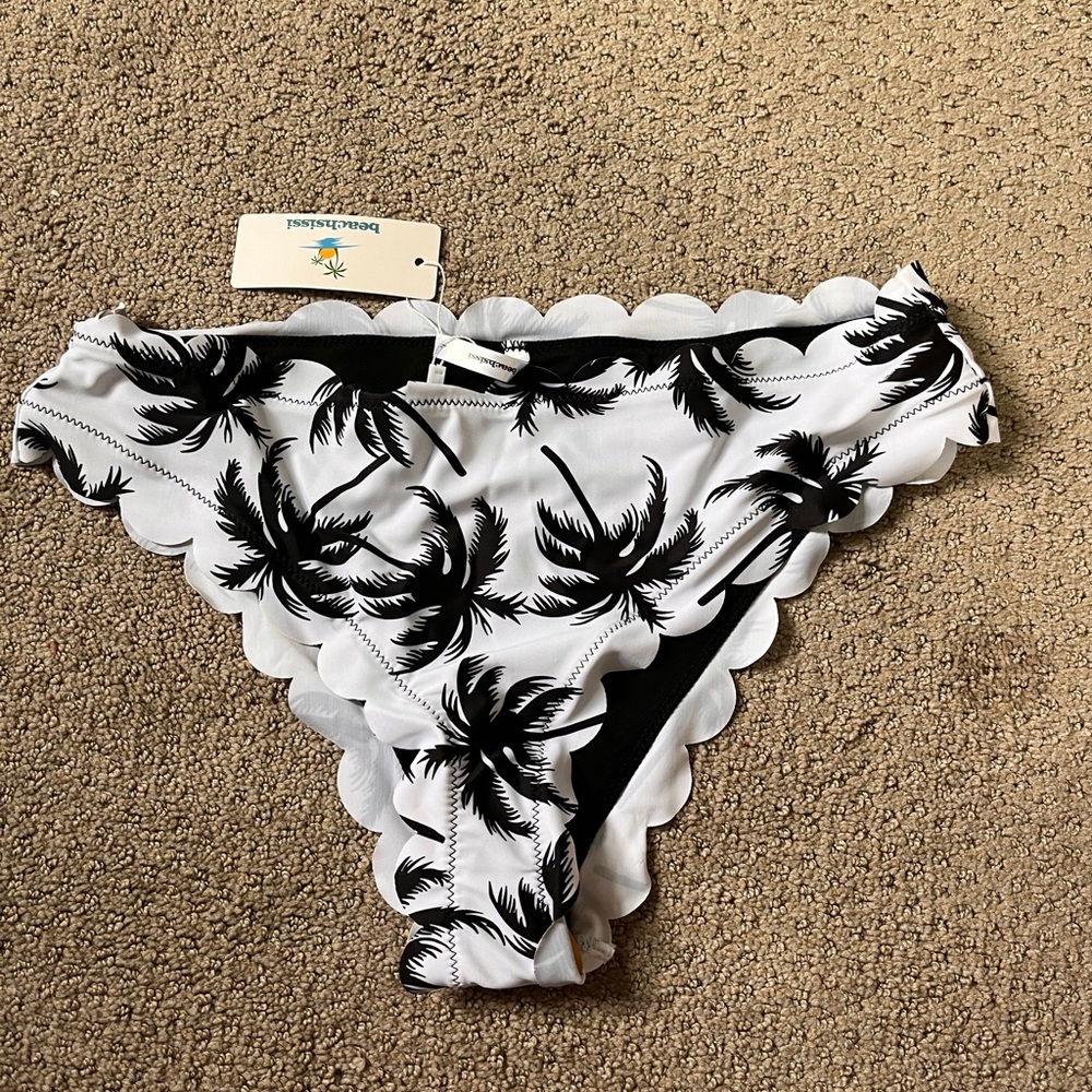 NWT Beach Sissy Palm Tree scalloped bikini bottoms